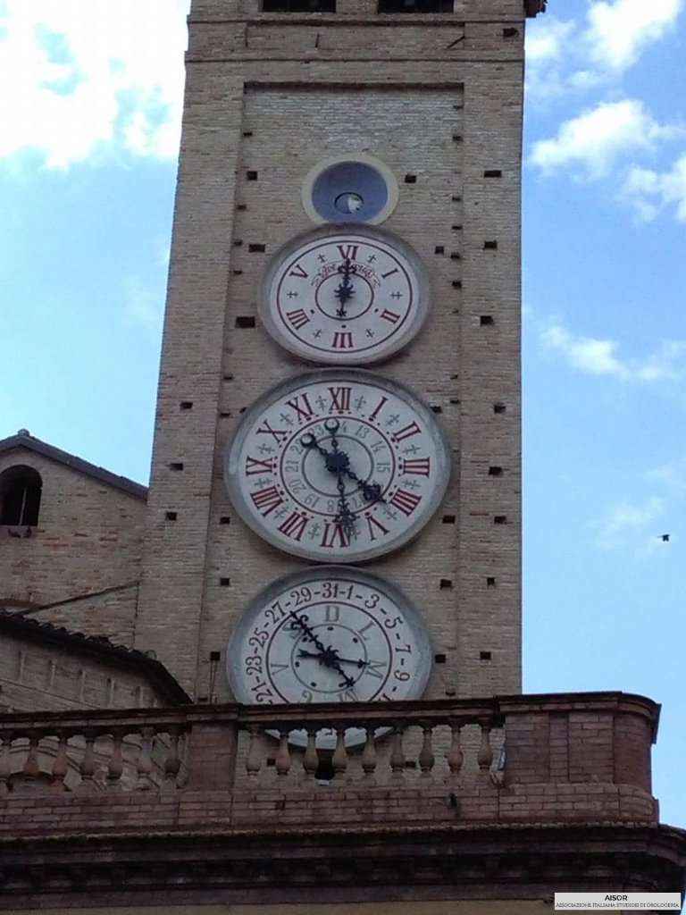 tolentino orologio torre.jpg