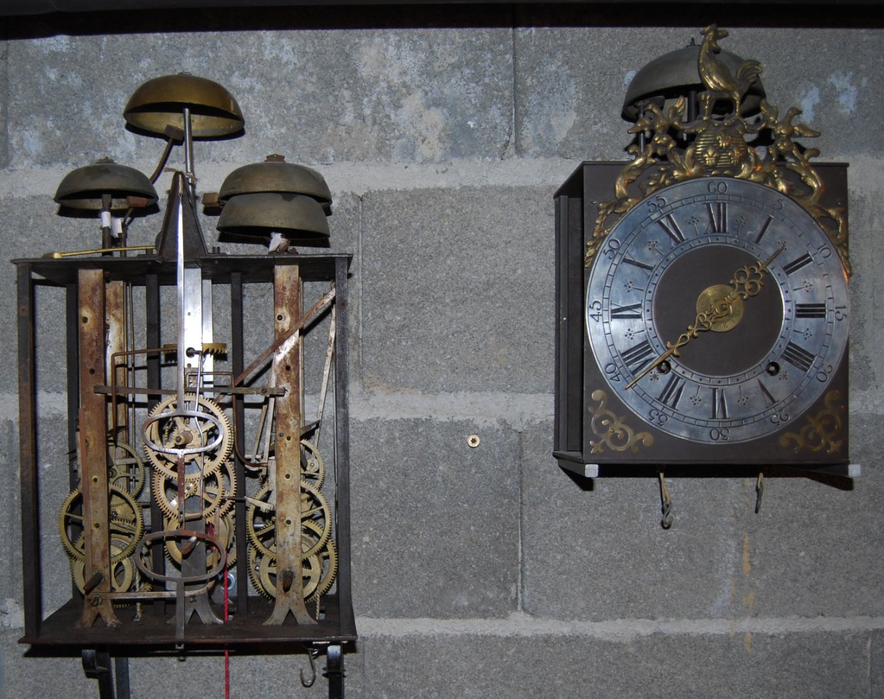 Mouvement quatre cloches et mouvement 18eme.jpg