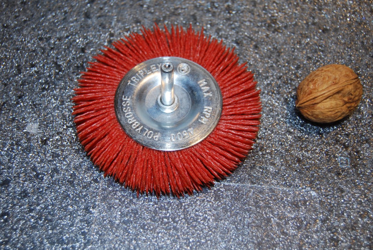 Brosse Nylon pour décapage1.jpg