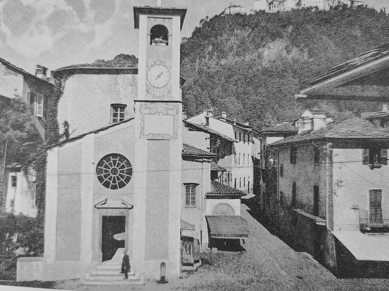 Chiesa di San Carlo in -piazza delle scuole- foto Giampiero Barinotti.jpg