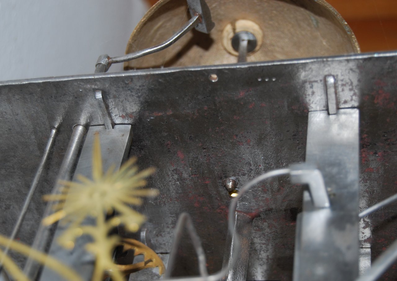 Fixation platines sur cage1.JPG