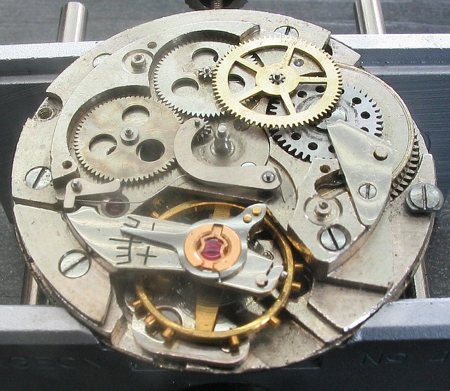 Felsa_415_Automaticmechanismus_schraeg.jpg