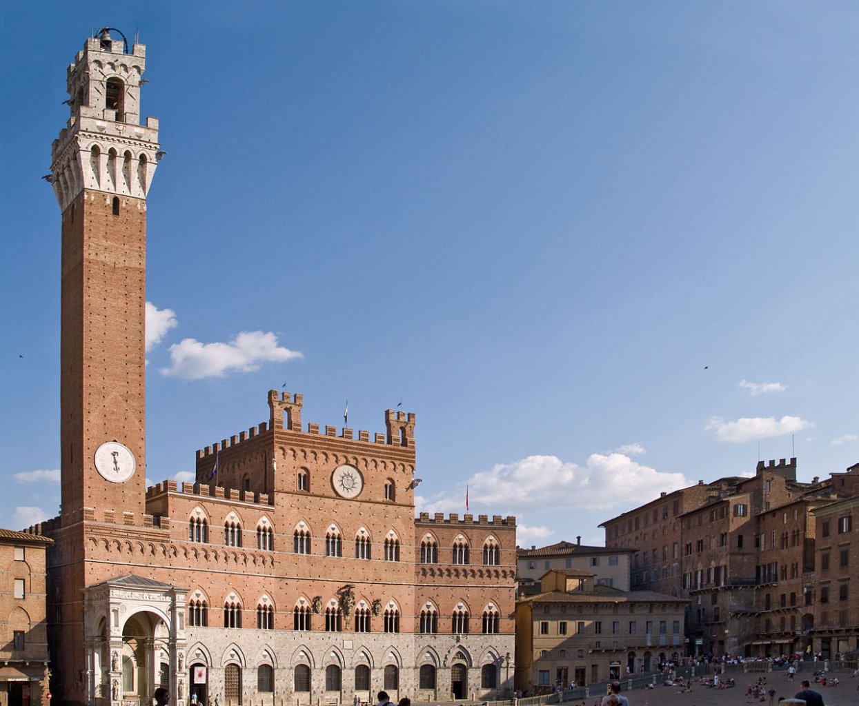 1280px-03_Palazzo_Pubblico_Torre_del_Mangia_Siena.jpg