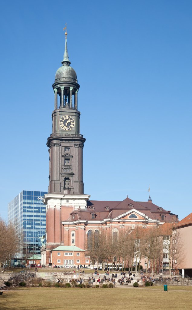 Sankt-Michaelis-Kirche_Hamburg.jpg