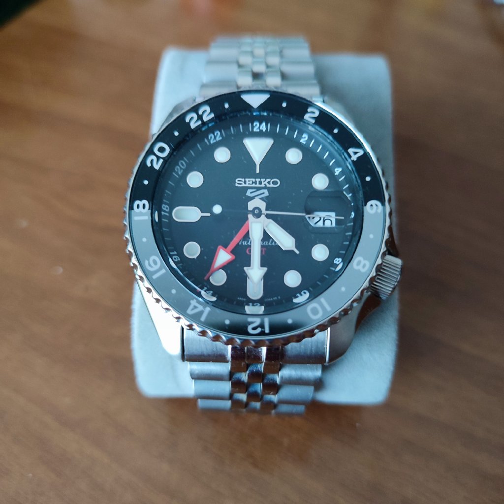 Seiko 5 sport GMT.jpg