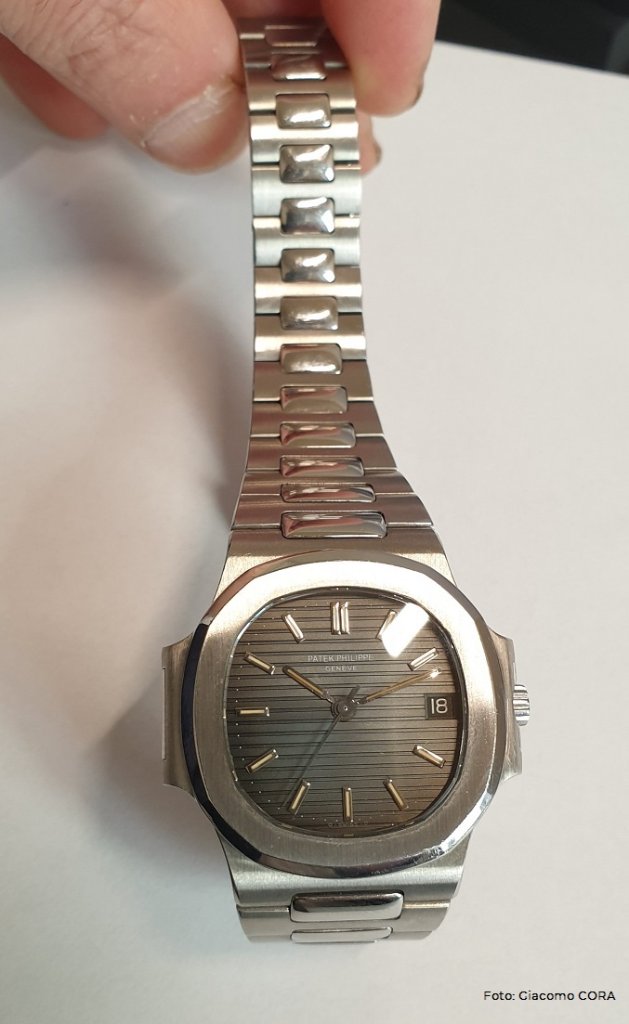 Patek nautilus 3800 - 1.jpg