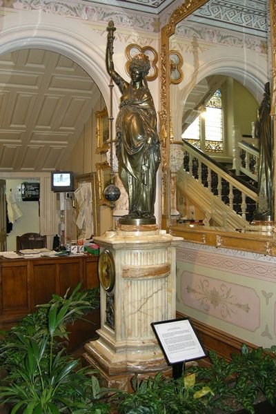 400px-Cliffe_Castle_Museum,_Mistery_Clock.jpg