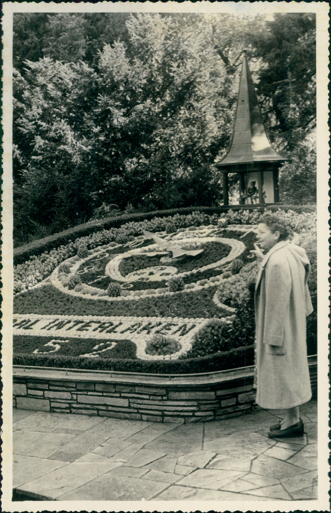 Suisse, Interlaken, Horloge de fleurs, 1949,.png