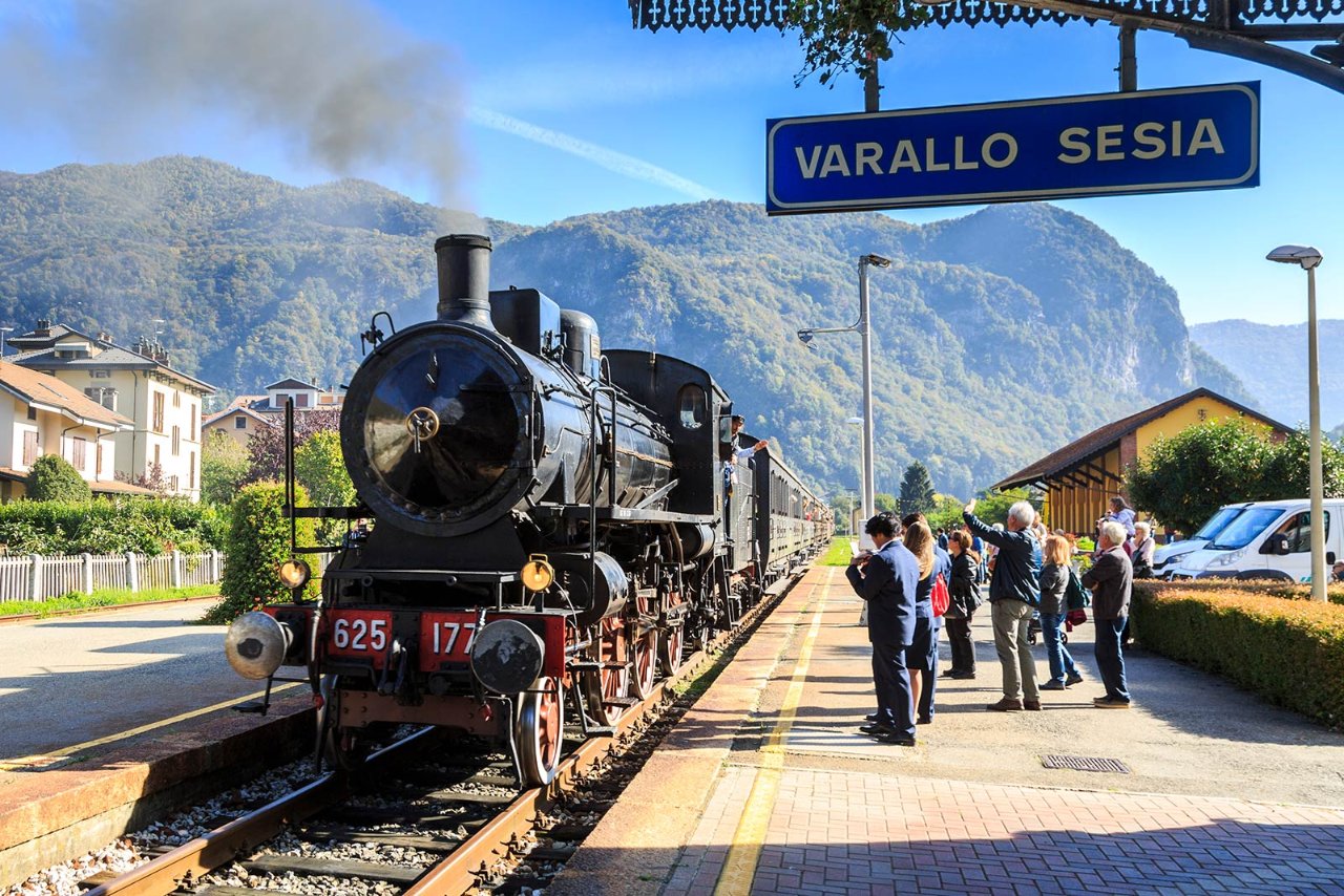 treno storico valsesiano e museo di orologeria antica.jpg